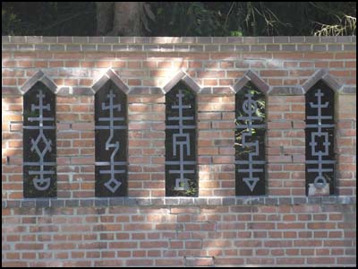 Friedhofsmauer