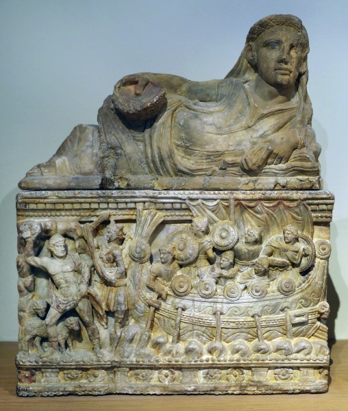 Urne aus Alabaster aus Volterra mit der Darstellung des Odysseus und des Zyklopen, 2. Jh. n. Chr. (Von Sailko - Eigenes Werk, CC BY 3.0, https://commons.wikimedia.org/w/index.php?curid=67190781)