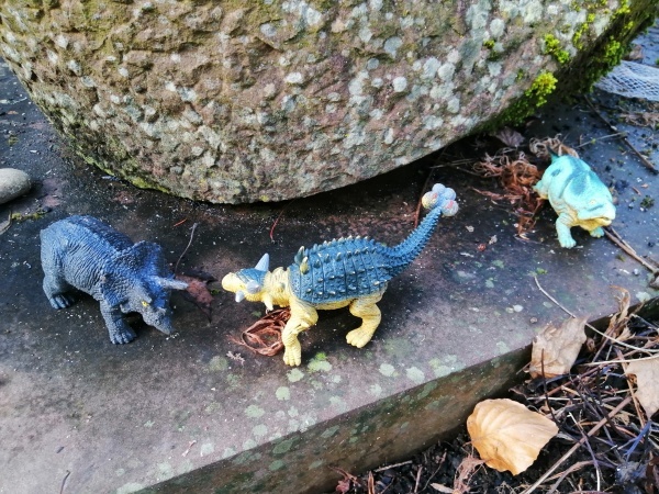 Dinosaurier auf dem Stuttgarter Pragfriedhof